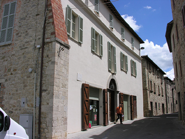 RISTRUTTURAZIONE E CONSOLIDAMENTO DEL PALAZZO RIVELLONI IN FRATTA TODINA