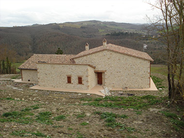 VILLA DI CAMPAGNA CON PISCINA IN SAN VENANZO