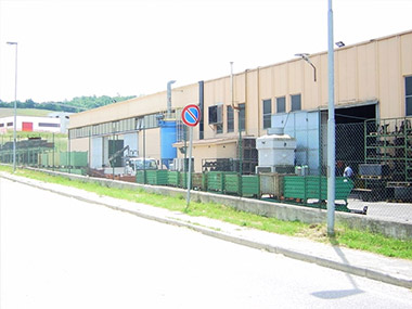 EDIFICIO COMMERCIALE PER VENDITA ATTREZZI AGRICOLI