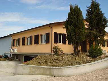 LABORATORIO INDUSTRIALE DI SARTORIA SPECIALIZZATO